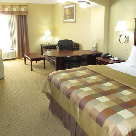 La Quinta Inn & Suites Fultondale Extérieur photo