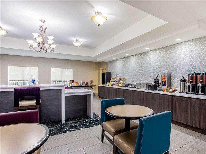 La Quinta Inn & Suites Fultondale Extérieur photo