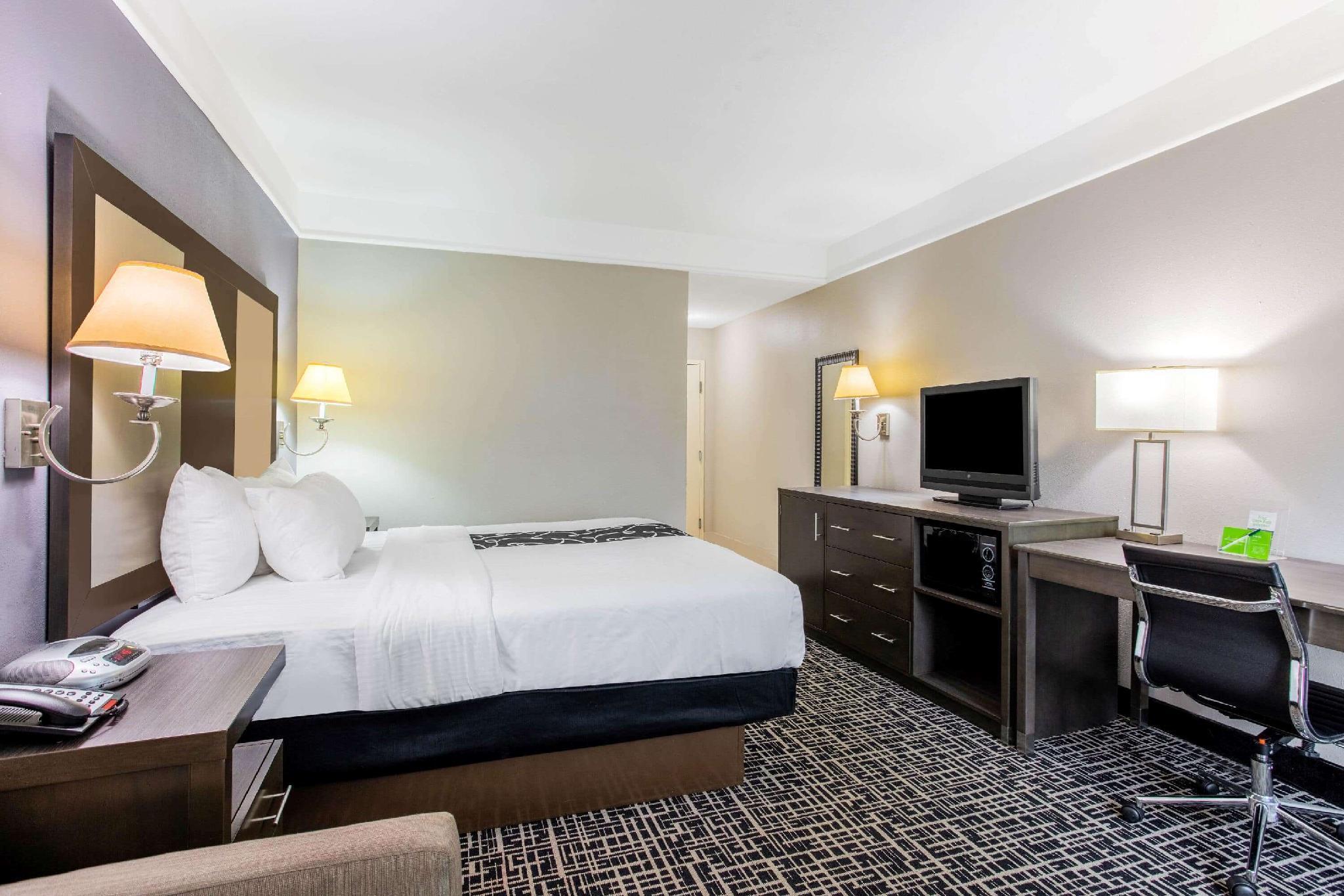 La Quinta Inn & Suites Fultondale Extérieur photo