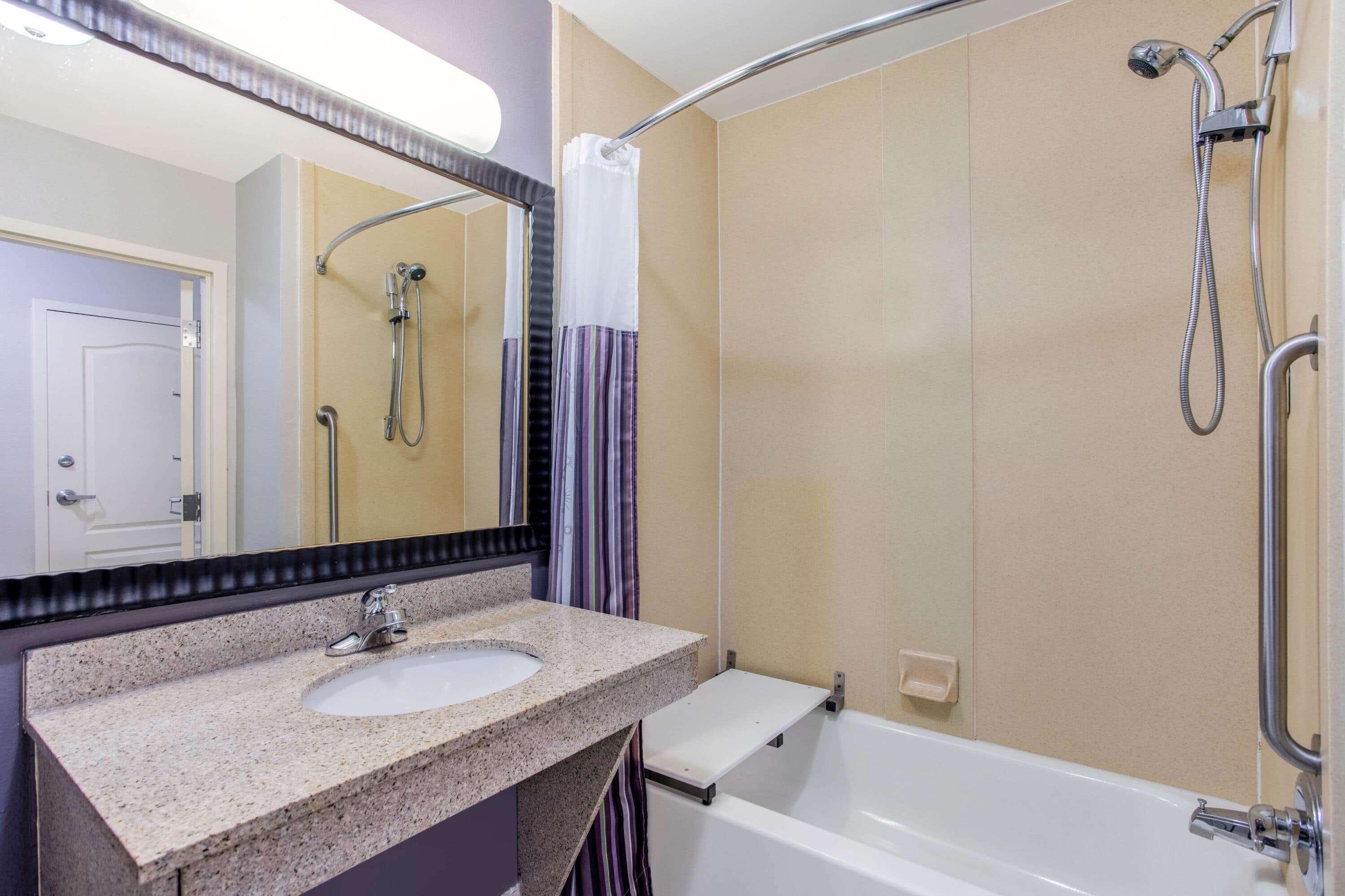 La Quinta Inn & Suites Fultondale Extérieur photo