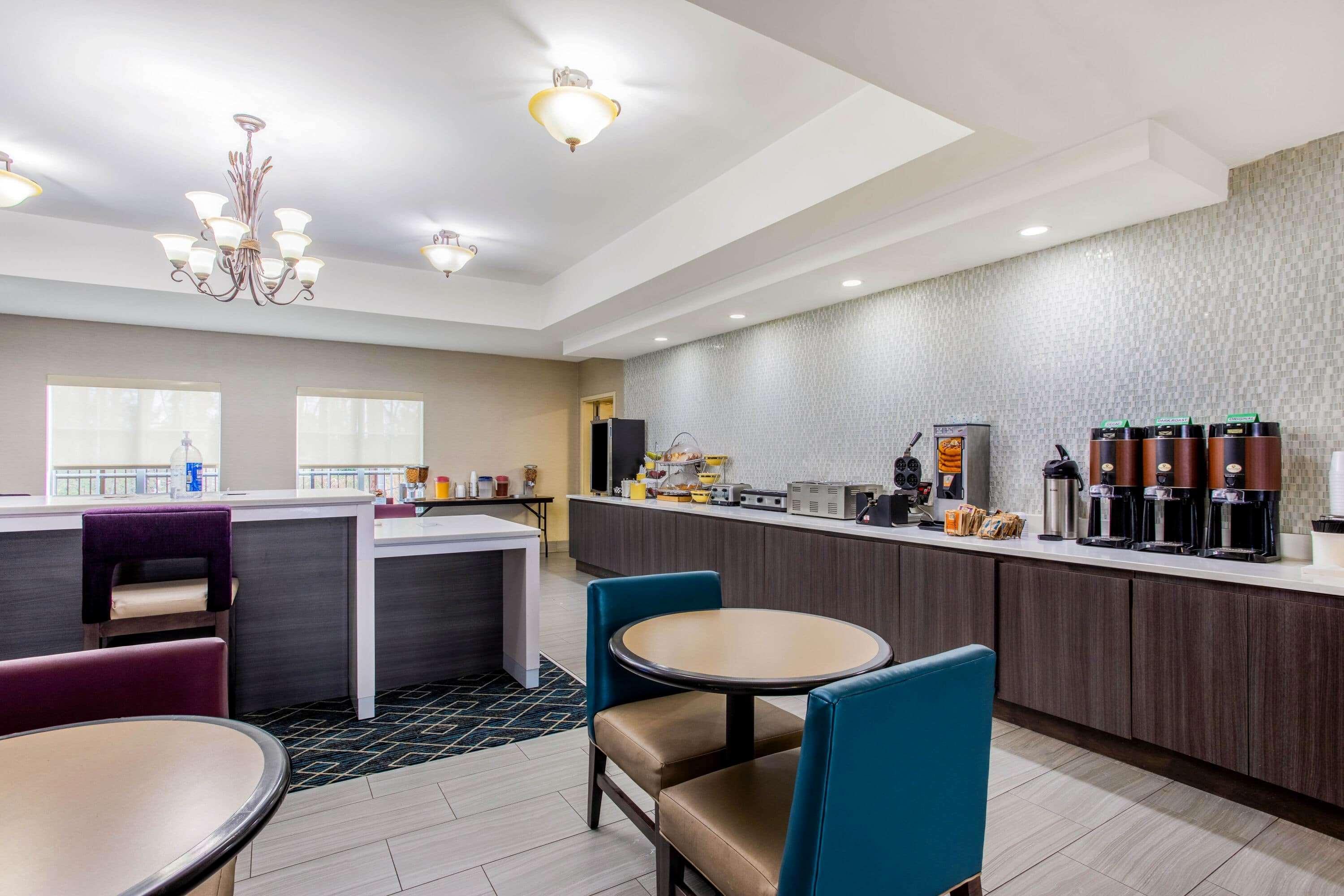 La Quinta Inn & Suites Fultondale Extérieur photo