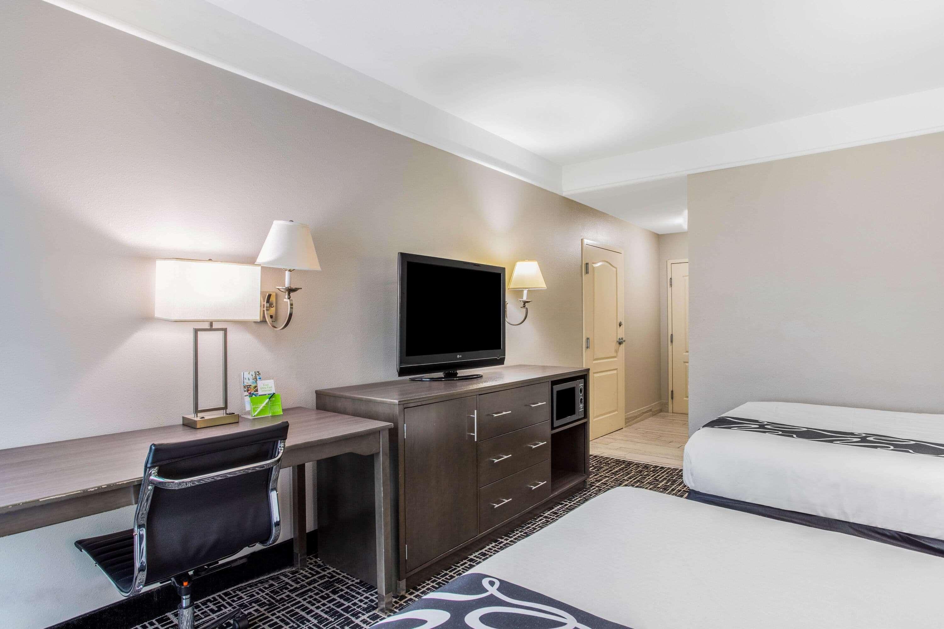 La Quinta Inn & Suites Fultondale Extérieur photo
