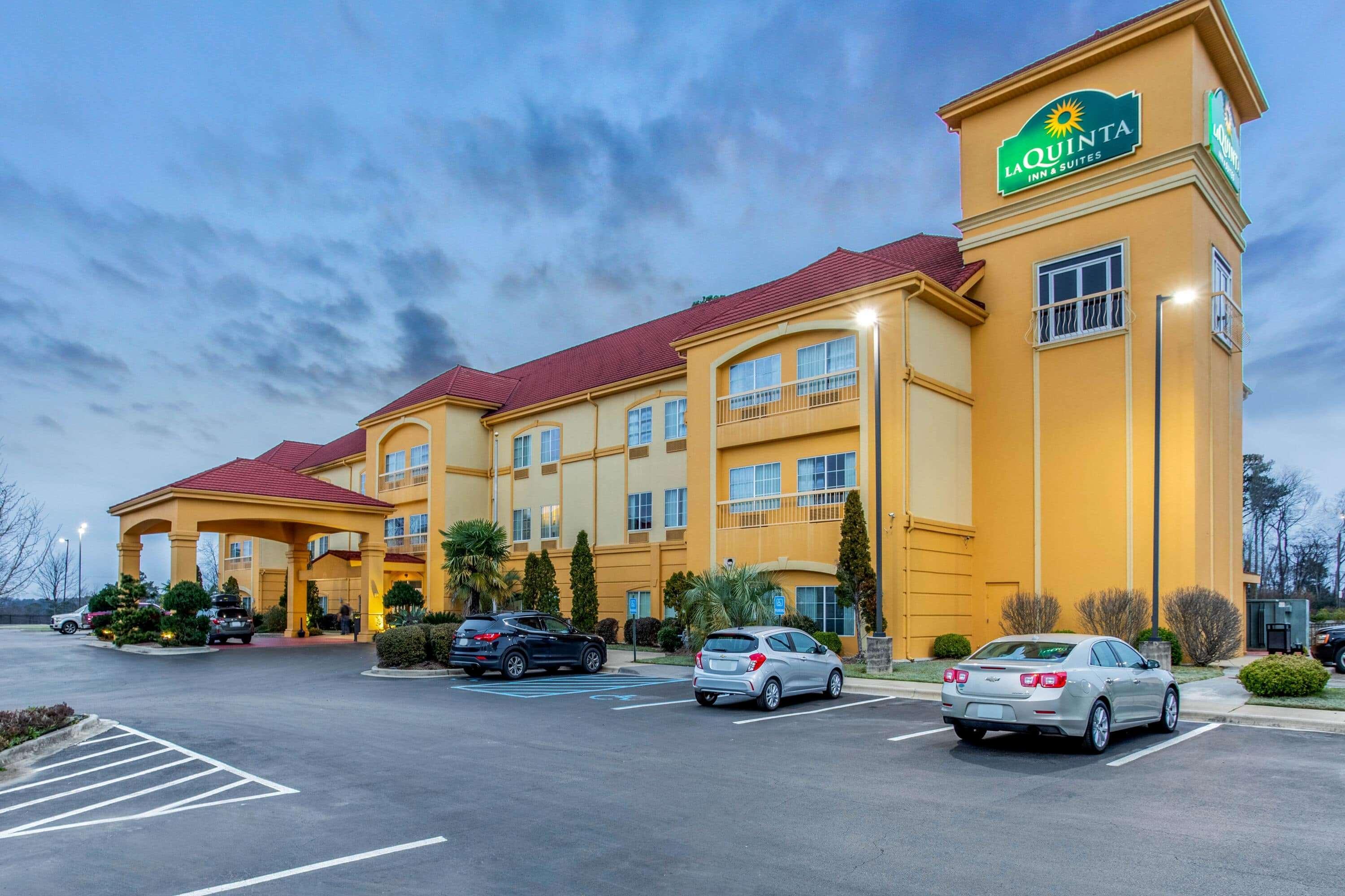 La Quinta Inn & Suites Fultondale Extérieur photo