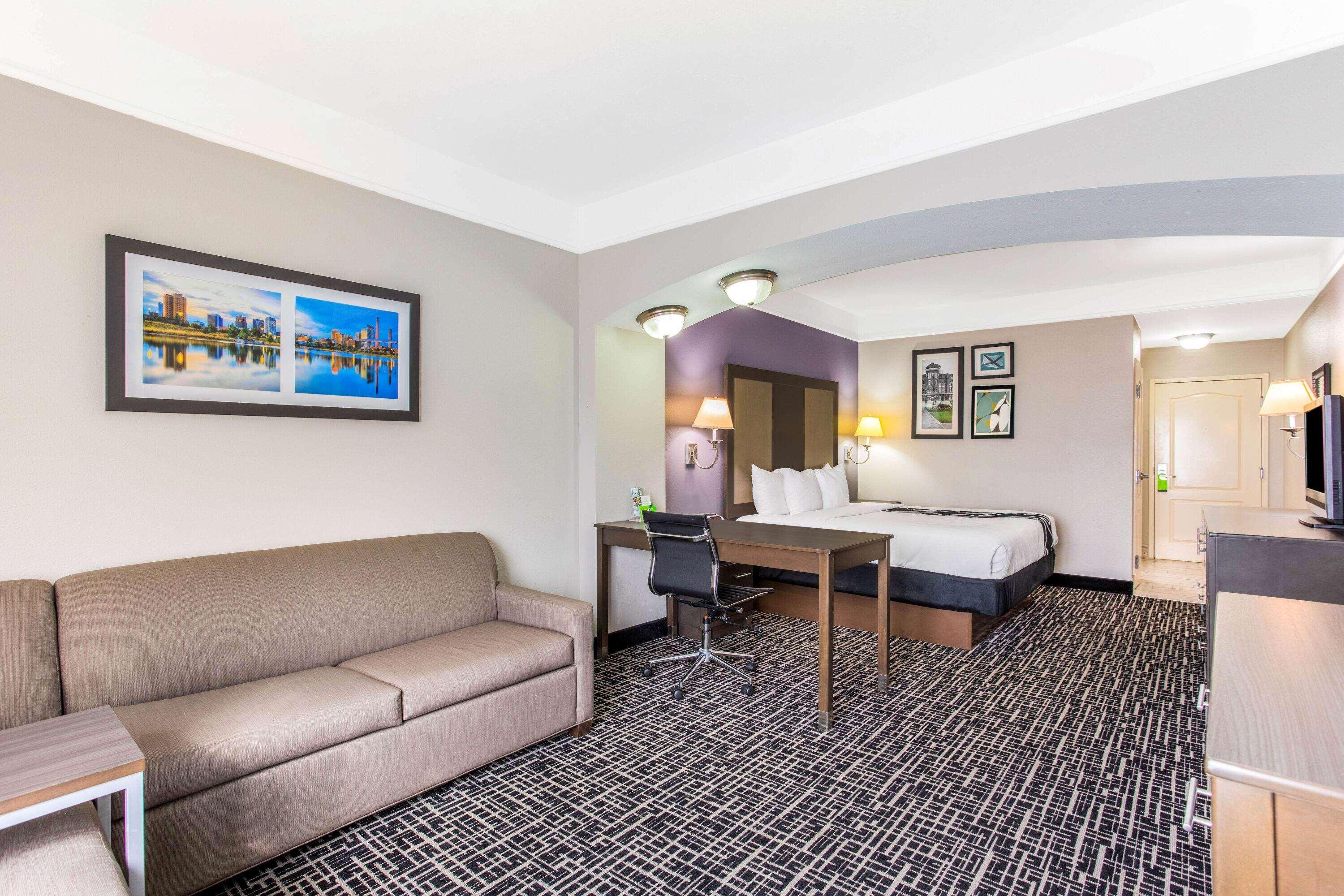 La Quinta Inn & Suites Fultondale Extérieur photo