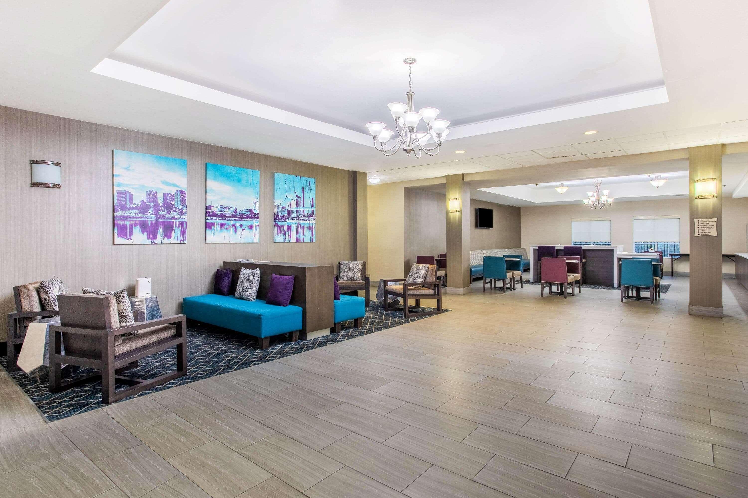 La Quinta Inn & Suites Fultondale Extérieur photo